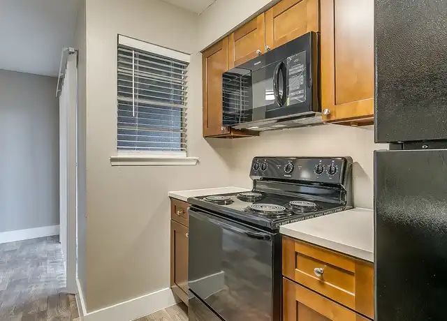 Property at Manchester House - 501 Londonderry Ln, Denton, TX, 76205, 0-2 beds, 1-1.5 bath, [object Object]