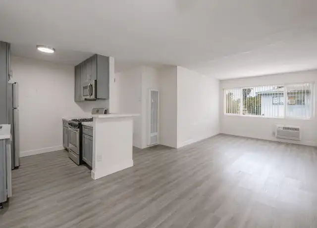 Property at 6941 Hazeltine Ave Unit 6943-07, Van Nuys, CA, 91405, 1 bed, 1 bath, [object Object]
