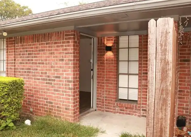 Property at 312 Hickerson St Unit B, Cedar Hill, TX, 75104, 2 beds, 2 baths, [object Object]