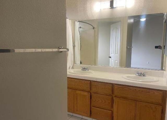Photo of 2120 Raleigh Cir, Hollister, CA 95023