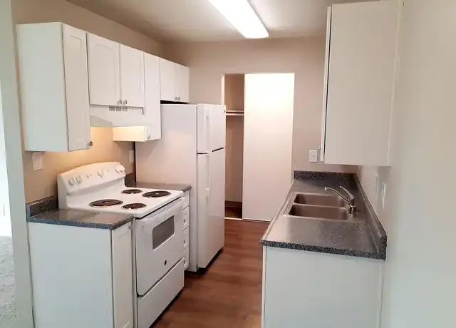 Property at SUNDANCER APARTMENTS - 1936 F St SE, Auburn, WA, 98002, 1 bed, 1 bath, [object Object]