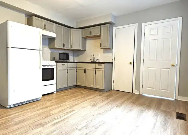 Property at 79 Archibald St Unit Archibald St unit 79 Archibald 1, Burlington, VT, 05401, 2 beds, 1 bath, [object Object]