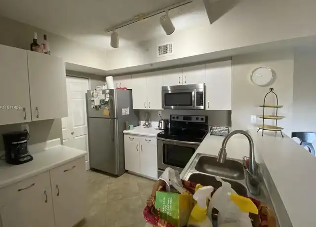 Property at 2620 S University Dr #306, Davie, FL, 33328, 2 beds, 2 baths, [object Object]