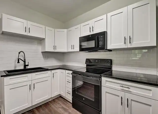 Property at 2808 N Capitol Ave, Indianapolis, IN, 46208, 3 beds, 1 bath, [object Object]