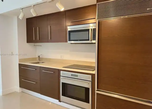 Property at 475 Brickell Ave #810, Miami, FL, 33131, 0 beds, 1 bath, [object Object]