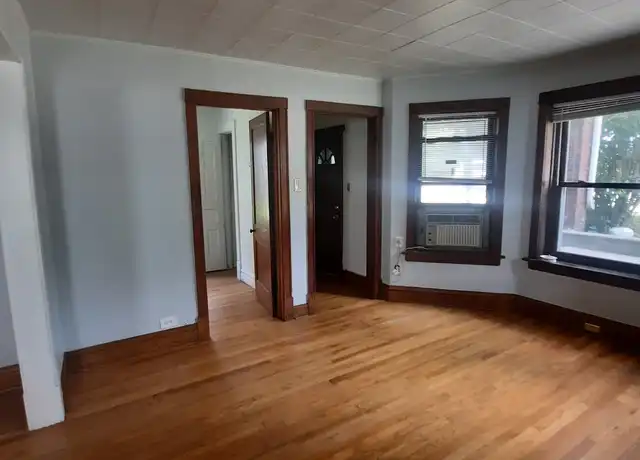 Property at 2925 W Roscoe St Unit BF, Chicago, IL, 60618, 3 beds, 1 bath, [object Object]