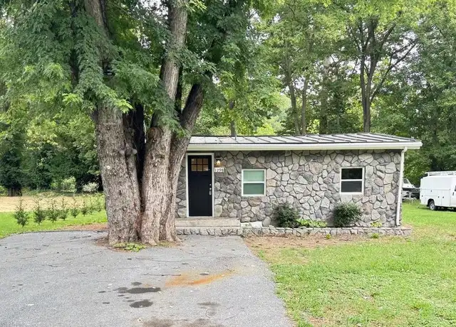 Property at 1298 Queens Hwy, Front Royal, VA, 22630, 3 beds, 1 bath, [object Object]