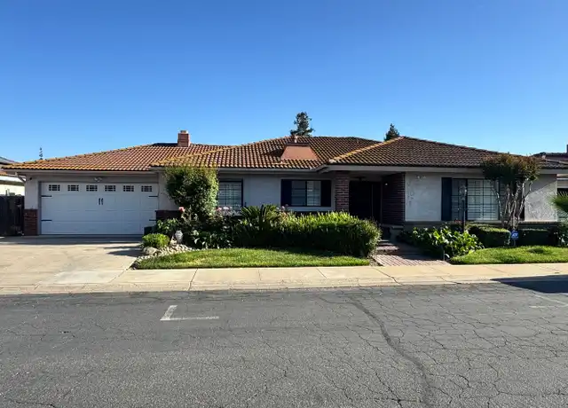 Property at 927 E Goshen Ave, Fresno, CA, 93720, 3 beds, 2 baths, [object Object]