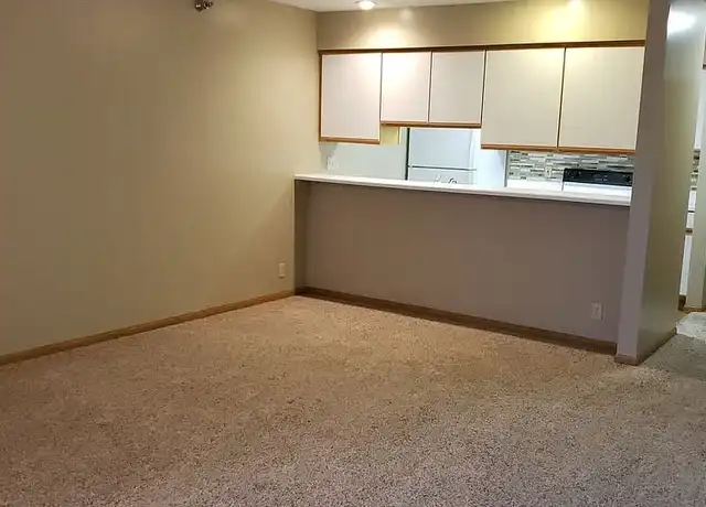 Property at Deer Park Apartments - 4231 N 7th St, Lincoln, NE, 68521, 1-2 bed, 1-2 bath, [object Object]