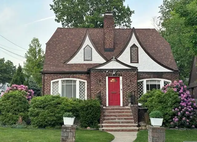 Property at 889 Red Rd Unit 2, Teaneck, NJ, 07666, 2 beds, 1.5 baths, [object Object]