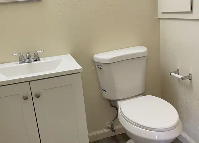Property at 1030 S Grant St Unit 6, Stockton, CA, 95206, 1 bed, 1 bath, [object Object]