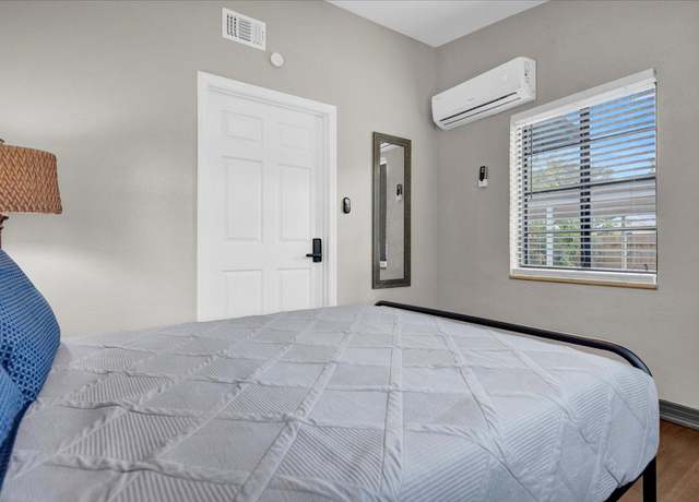Photo of For Rent Rm For, Winter Park, FL 32789