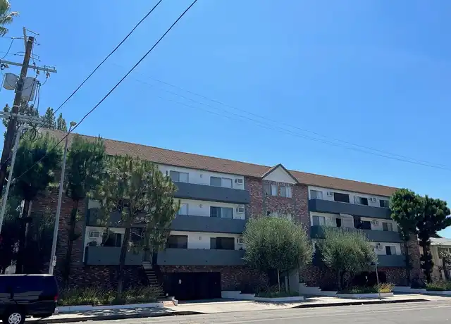 Property at Whitsett Apartments - 5860 Whitsett Ave, Valley Village, CA, 91607, 3 beds, 2 baths, [object Object]