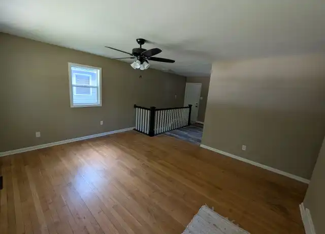 Property at 1940 SW Quivira Dr, Topeka, KS, 66604, 3 beds, 1 bath, [object Object]