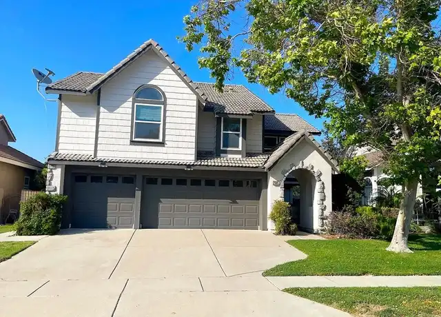 Property at 2985 Amber Dr, Corona, CA, 92882, 5 beds, 2.5 baths, [object Object]
