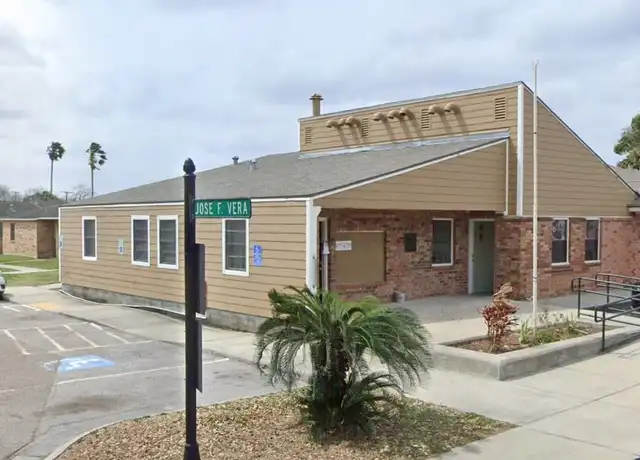 Property at 1220 N 17th St, Kingsville, TX, 78363, 1 bed, 1 bath, [object Object]