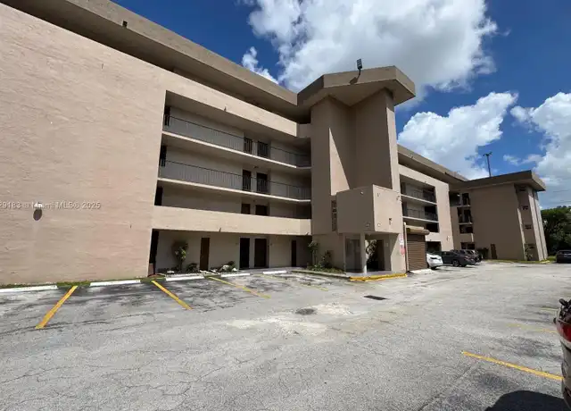 Property at 816 NW 87th Ave #407, Miami, FL, 33172, 1 bed, 1 bath, [object Object]