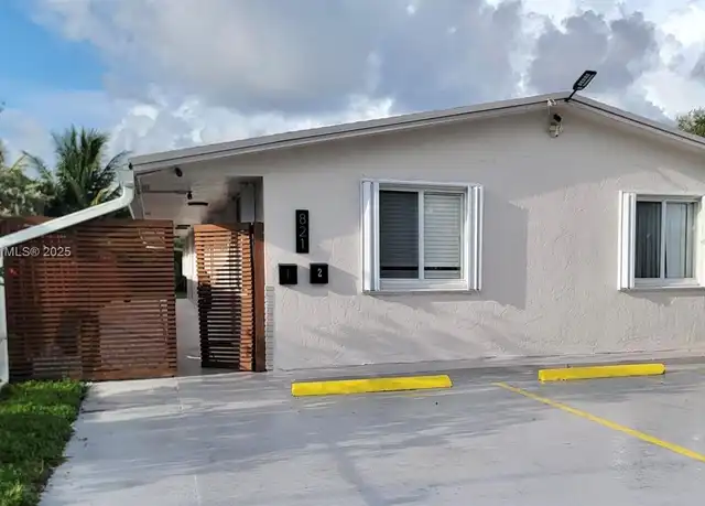 Property at 821 SW 9th St Unit 2, Hallandale Beach, FL, 33009, 2 beds, 2 baths, [object Object]