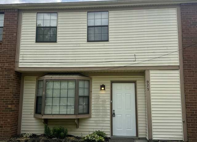 Photo of 975 Cross Country Dr W, Westerville, OH 43081