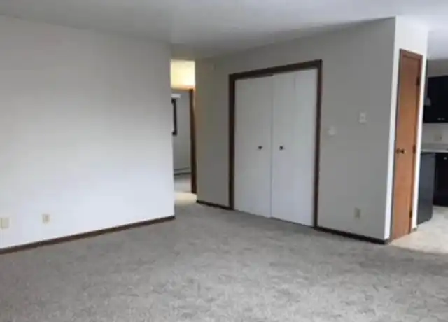 Property at 800 N Omaha Ave Unit 820-02, Sioux Falls, SD, 57103, 2 beds, 1 bath, [object Object]