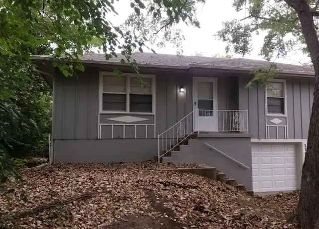 Property at 218 SW 19th St, Oak Grove, MO, 64075, 3 beds, 1 bath, [object Object]