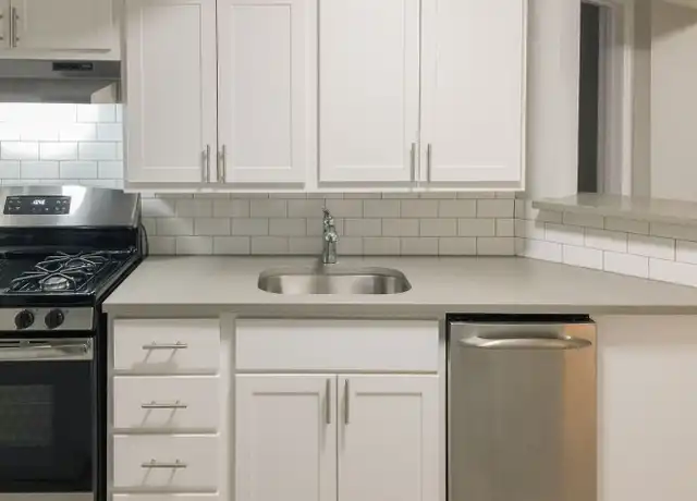 Property at 5051 N Damen Ave Unit GE, Chicago, IL, 60625, 2 beds, 1 bath, [object Object]