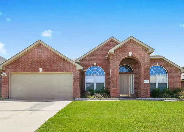Property at 4927 Autumn Hl, Grand Prairie, TX, 75052, 4 beds, 2 baths, [object Object]
