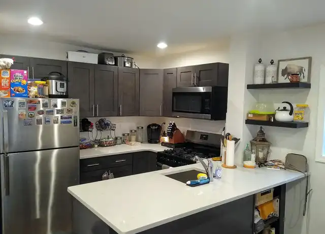 Property at 2700 S 8th St, Philadelphia, PA, 19148, 2 beds, 1 bath, [object Object]
