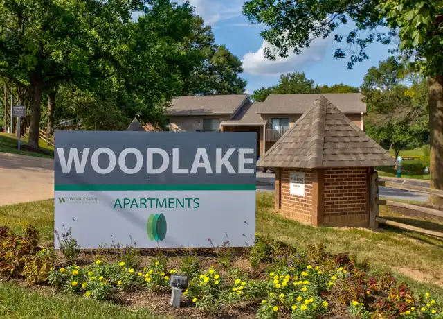 Property at Woodlake Apartments - 2609 Eastwood Dr, Columbia, MO, 65202, 2 beds, 1 bath, [object Object]