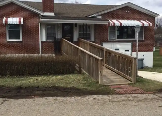 Property at 105 Bibb Ave, Beckley, WV, 25801, 4 beds, 1 bath, [object Object]