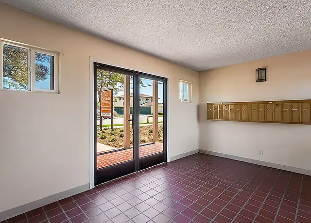 Photo of 321 S San Jose Ave, Covina, CA 91723