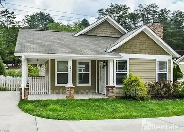 Property at 277 Old Farm School Rd, Asheville, NC, 28805, 3 beds, 2 baths, [object Object]
