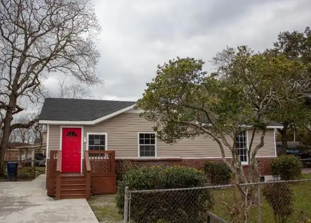 Property at 1550 Houston St, Mobile, AL, 36606, 3 beds, 1 bath, [object Object]