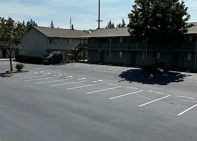 Photo of 17376 NE Couch St, Portland, OR 97230