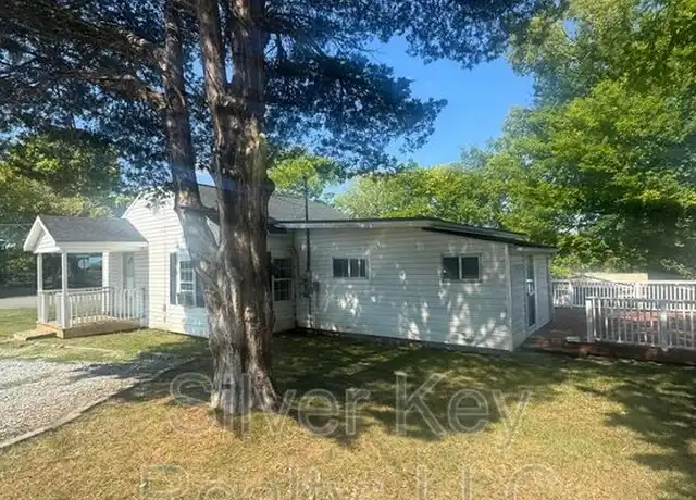 Property at 900 Georgia Ave, Athens, TN, 37303, 3 beds, 1 bath, [object Object]