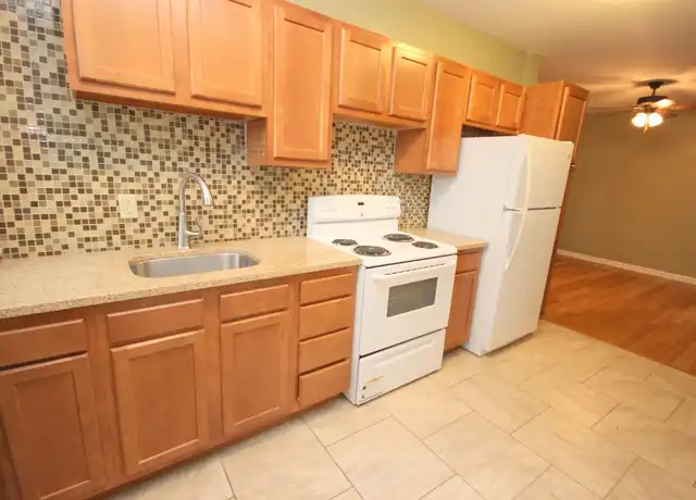 Property at 334 Melwood Ave Unit 1, Pittsburgh, PA, 15213, 1 bed, 1 bath, [object Object]