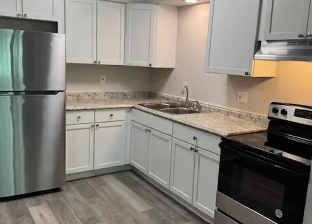 Property at 1601 Reckinger Rd Unit 5B, Aurora, IL, 60505, 2 beds, 1 bath, [object Object]