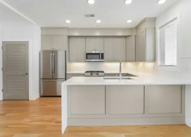 Property at 382 7th St #3, Jersey City, NJ, 07302, 2 beds, 1 bath, [object Object]