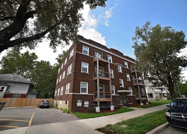 Photo of 1215 Brush Creek Blvd, Kansas City, MO 64110