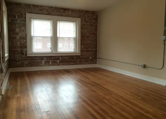 Photo of 1215 Brush Creek Blvd, Kansas City, MO 64110