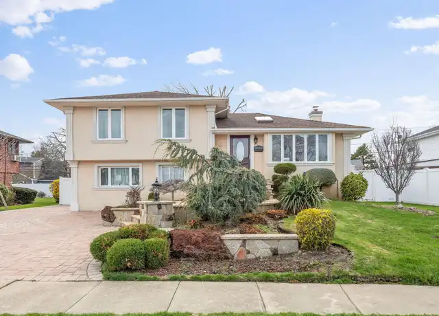 Property at 49 Stratford Rd, Plainview, NY, 11803, 3 beds, 2 baths, [object Object]