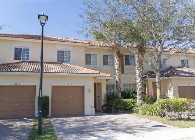 Property at 3235 NW 31st Ter, Oakland Park, FL, 33309, 3 beds, 2.5 baths, [object Object]