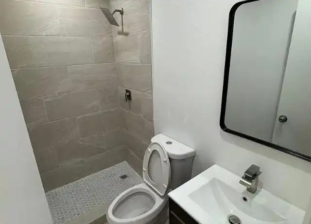 Property at 628 W 17th St, Hialeah, FL, 33010, 2 beds, 1 bath, [object Object]