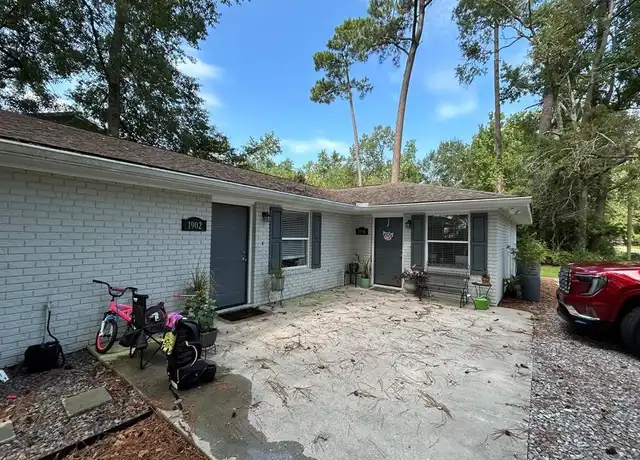 Property at 1904 America St, Mandeville, LA, 70448, 2 beds, 1 bath, [object Object]