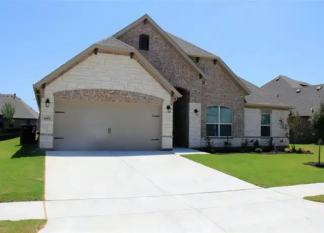 Property at 1082 Mickelson Dr, Granbury, TX, 76048, 4 beds, 2 baths, [object Object]