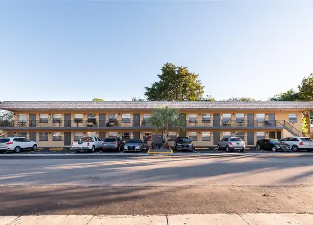 Property at 1150 NE 17th Ct Unit 4, Fort Lauderdale, FL, 33305, 1 bed, 1 bath, [object Object]