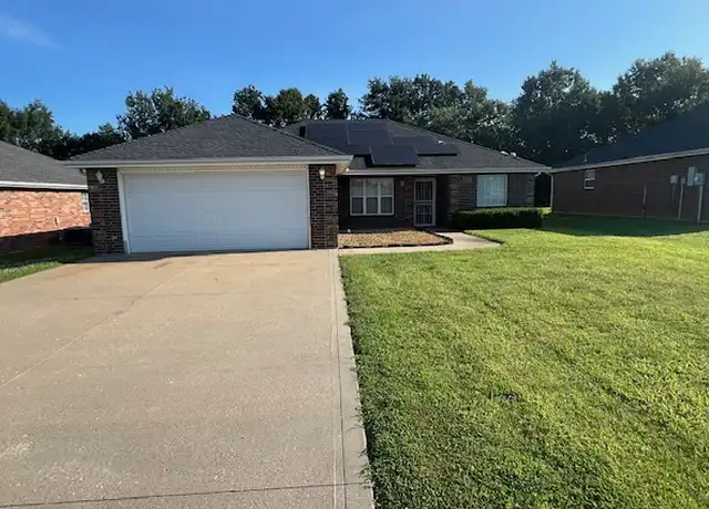 Property at 1725 Sunset Dr, Warrensburg, MO, 64093, 3 beds, 2 baths, [object Object]
