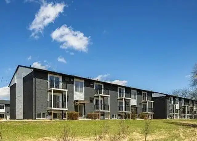 Property at Lux of Saginaw - 2021 Grout St, Saginaw, MI, 48602, 1 bed, 1 bath, [object Object]