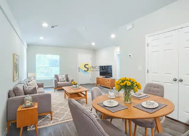 Property at 2104 Fernwood St, Port Charlotte, FL, 33948, 2 beds, 2 baths, [object Object]