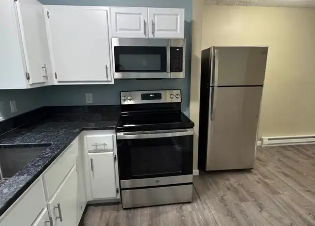 Property at 15 River St Unit 3, Russell, MA, 01071, 2 beds, 1 bath, [object Object]